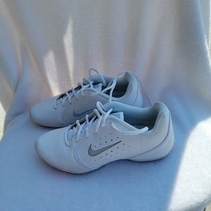 Nike sneakers athletic shoes size8 white